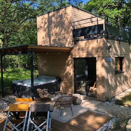 Les Crouquets La Des Noyers Luxury tent Jayac