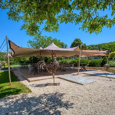 Les Crouquets La Des Noyers Jayac